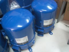 MANEUROP piston compressor MT-50