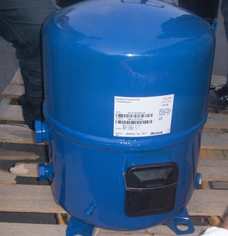 MANEUROP piston compressor MT100