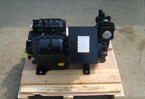 半封闭活塞式制冷压缩机4SHH-2500