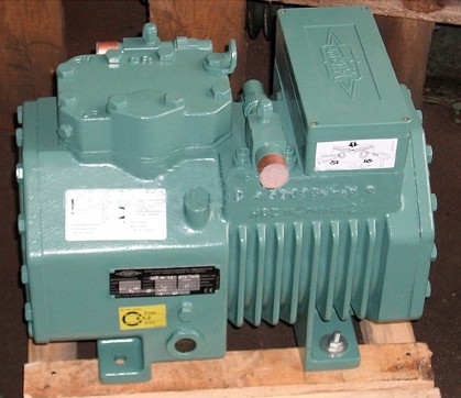 德国比泽尔BITZER半封闭压缩机2CC-3.2